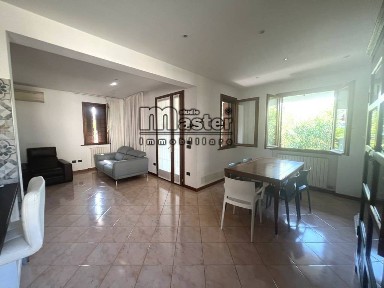 Villa unifamiliare via Pravato, Centro, Paese