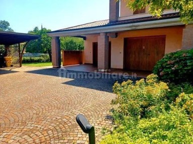 Villa unifamiliare viale Della Repubblica No Number, Centro, San Polo di Piave