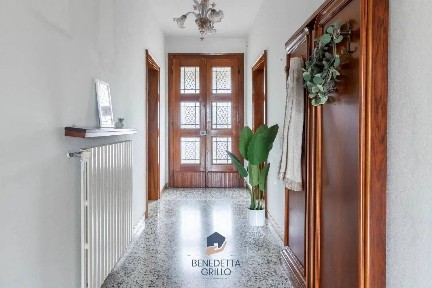 Villa unifamiliare via Castellana, Centro, Asolo