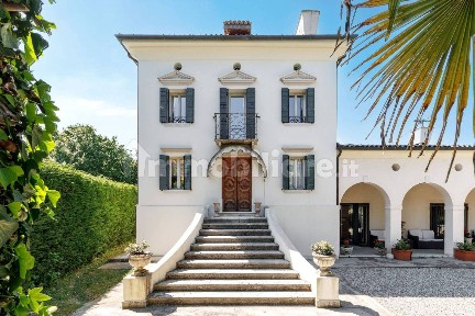 Villa unifamiliare, ottimo stato, 304 m², San Lazzaro - Ghirada, Treviso