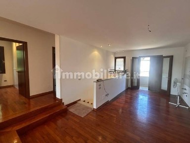 Villa bifamiliare via Vittorio Veneto, Centro, Resana