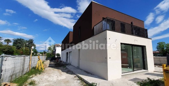 Villa bifamiliare, nuova, 187 m², Selvana, Treviso
