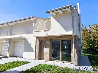 Villa bifamiliare via Fratelli Bonotto, 22, Centro, Mogliano Veneto