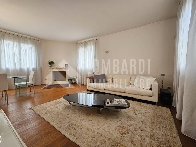 Villa unifamiliare, ottimo stato, 214 m², Centro, Istrana