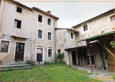 Villa bifamiliare Borgo Cacciatori, Centro, Miane