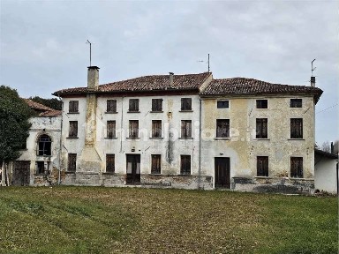 Villa unifamiliare, da ristrutturare, 1100 m², Centro, Oderzo