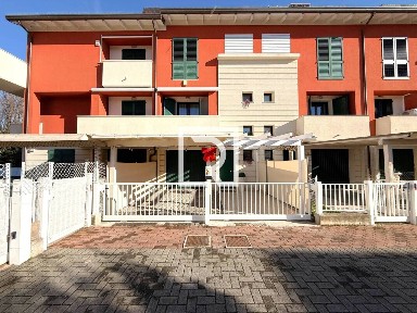 Villa a schiera via Meldola 860, Selbagnone, Forlimpopoli
