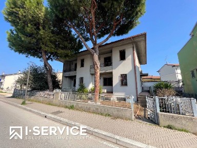 Villa a schiera viale Gino Cecchini 41, Porto Canale di Ponente, Cesenatico