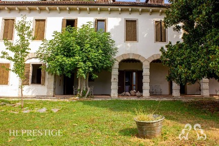Villa unifamiliare via San Lorenzo 46, Centro, Belluno