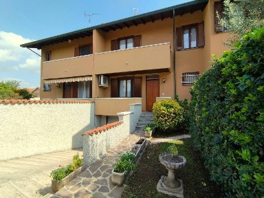Villa a schiera via Como 9, Centro, Inveruno