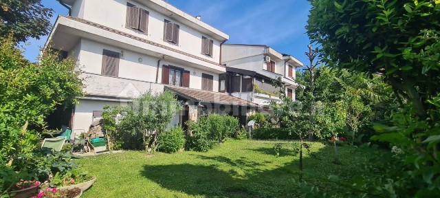 Villa a schiera via Fratelli Cervi, Vigano, Gaggiano
