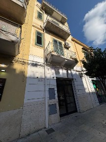 Locale commerciale in Affitto