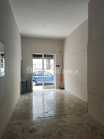 Locale commerciale in Affitto