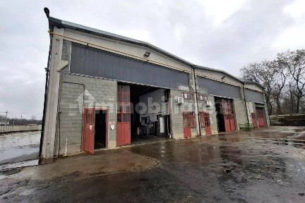 Capannone all'asta via dell'Industria 7, Grosso