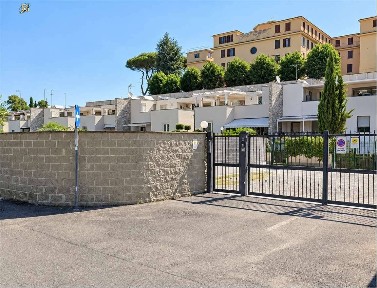 Villetta a schiera all'asta via delle Ciliegie 104, Roma