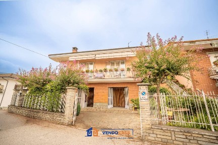Villa unifamiliare corso Stazione 12, Centro, Bagnolo Piemonte