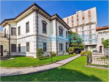 Bilocale via ghislanzoni 14, Centro, Lecco