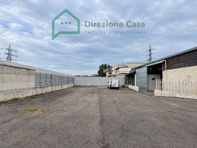 Capannone in Affitto