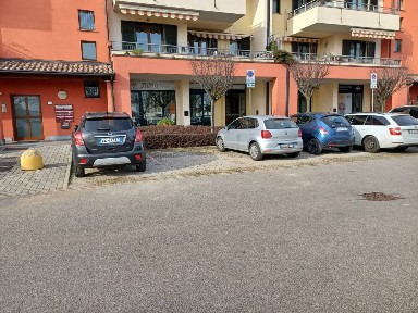 Locale commerciale in Vendita