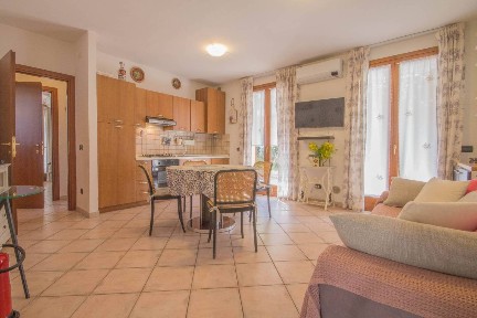 Trilocale via Trento 33, Centro, Lazise