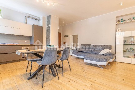 Trilocale via Pola 9, Borgo Roma, Verona
