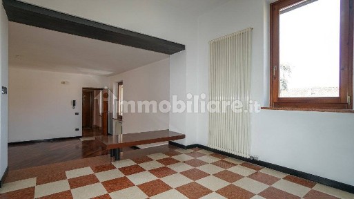 Quadrilocale buono stato, piano terra, Soave
