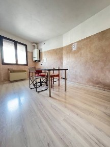 Trilocale buono stato, primo piano, Parona, Verona
