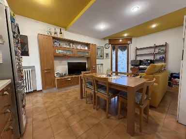 Quadrilocale buono stato, primo piano, San Martino Buon Albergo