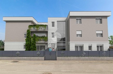 Quadrilocale via Giorgio Almirante, Centro, San Giovanni Lupatoto