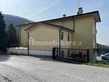 Appartamento buono stato, piano terra, Romagnano, Grezzana
