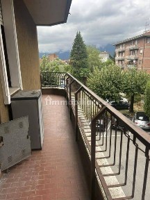 Luino, Viale Dante Alighieri, 30