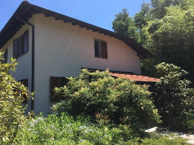 Trilocale buono stato, su più livelli, Laveno-Mombello