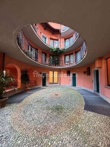 Appartamento via Broggi, Centro, Varese