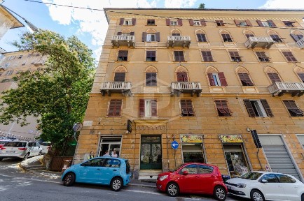 Appartamento via Acquarone, Castelletto, Genova
