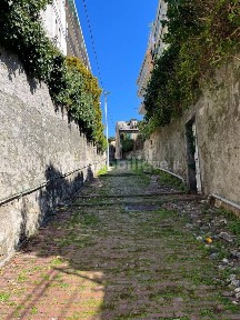Monolocale salita Emanuele Cavallo 76A, Castelletto, Genova