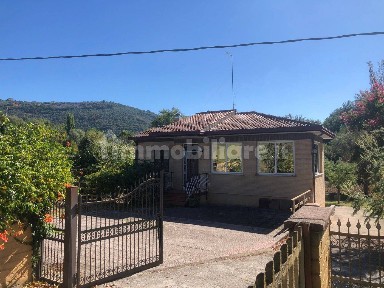Villa unifamiliare via Fontana Santo Stefano, 51, Alatri