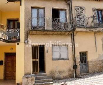 Casa indipendente all'asta via cairoli 26, Bonito