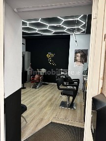 Locale commerciale in Affitto