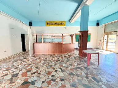 Tavola calda con laboratorio in Affitto