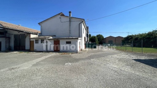Cento, Via Buttieri-Renazzo, 17