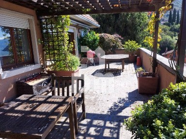 Attico via Novareno, Centro, Bellano