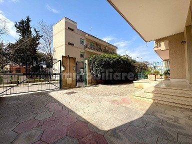 Quadrilocale via Giovanni Presta 25, Rudiae - Casermette, Lecce