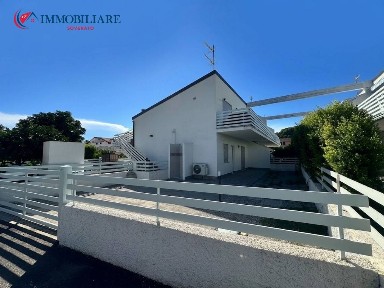 Trilocale viale John Fitzgerald Kennedy 75, Davoli