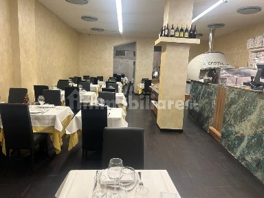 Locale commerciale in Affitto