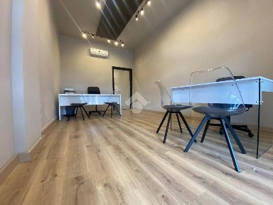 Locale commerciale in Affitto