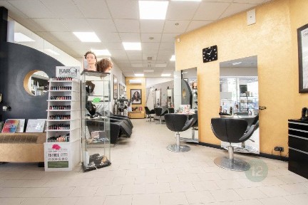 Locale commerciale in Vendita