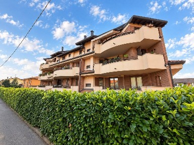 Bilocale via Ghiringhella 108, Centro, Agrate Brianza