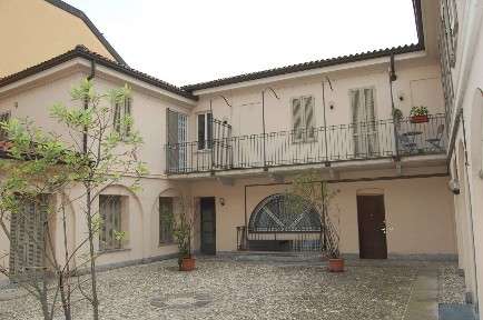 Bilocale via carlo alberto 40, Centro Storico, Monza