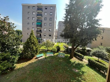 Trilocale via METASTASIO 15/B, Regina Pacis - Borsa, Monza