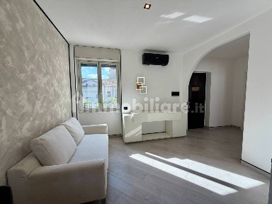 Bilocale via Luciano Manara 30, Santa Valeria, Seregno